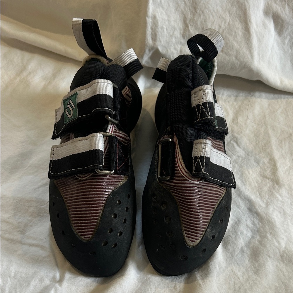 Women's 5.10 Five Ten Blackhawk Rock Climbing Shoes 35